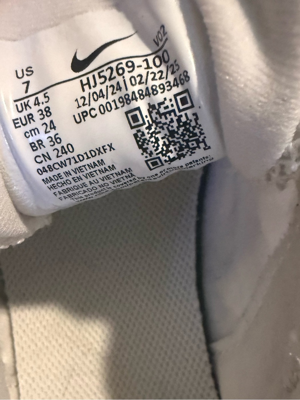 Nike Women’s White Floral Mesh Sneakers - Picture 5 of 5